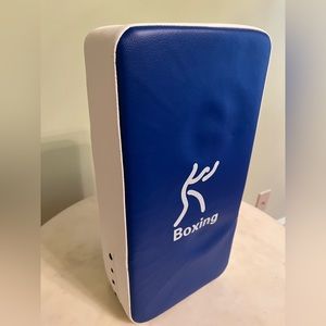 Boxing/training blocking and target pad